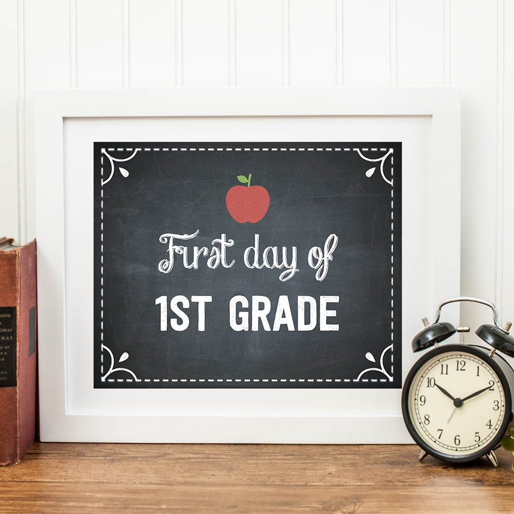 free-first-day-or-last-day-of-school-printable-signs-berry-berry-sweet