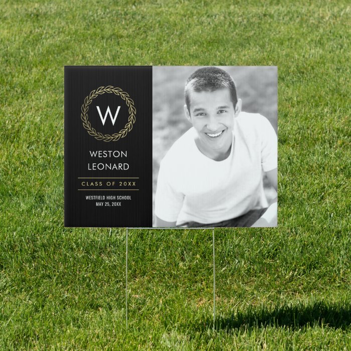 Classic Wreath Graduation Yard Sign